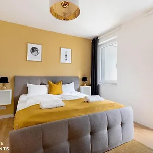 https://new-pineapple-apartments-dresden-altstadt-i.dresdenhotels.net